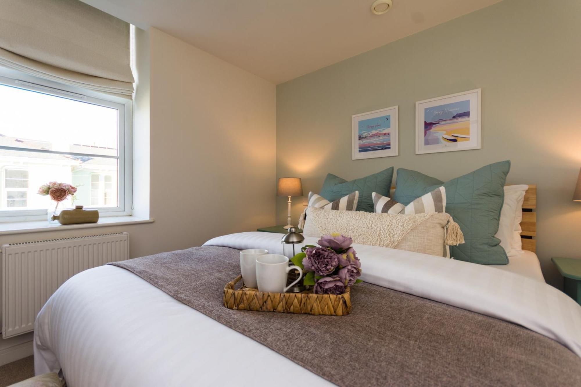 Stunning Sea View Torbay With Parking Apartment *