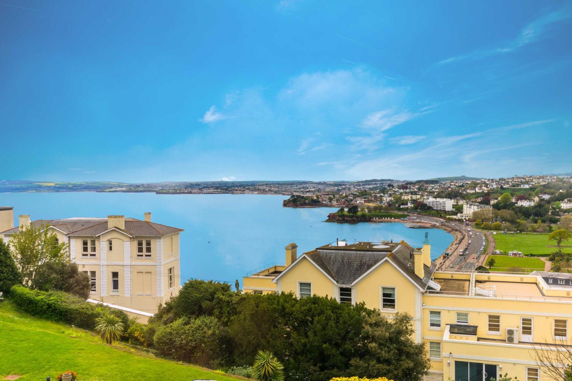 Apartment Stunning Sea View Torbay With Parking *